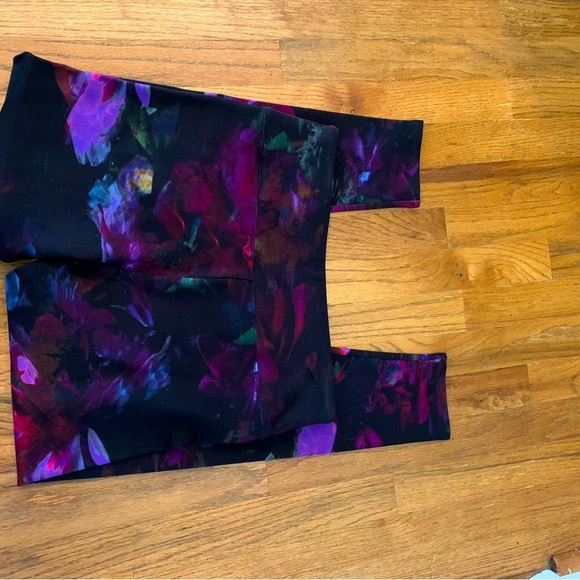 Soft Surroundings Pink,purple floral leggings, M - Picture 3 of 4